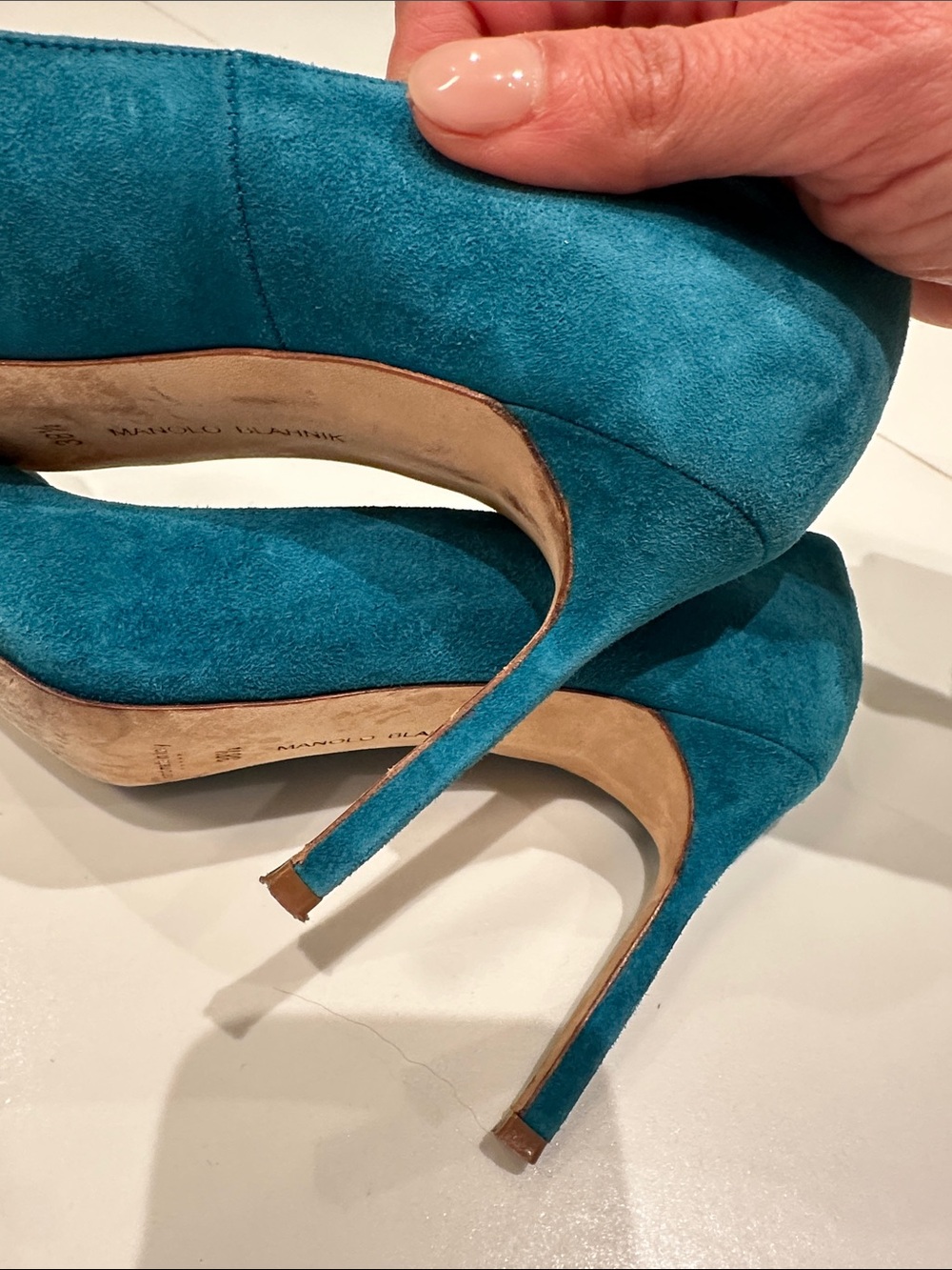 Manolo Blahnik BB Teal Pumps 38.5 - Picture 10 of 10